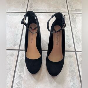 Penny Loves Kenny Women's Pump black suede size 8